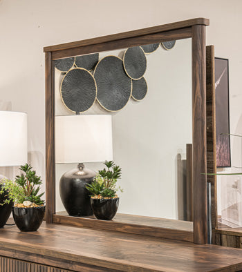 Pamytta Dresser and Mirror